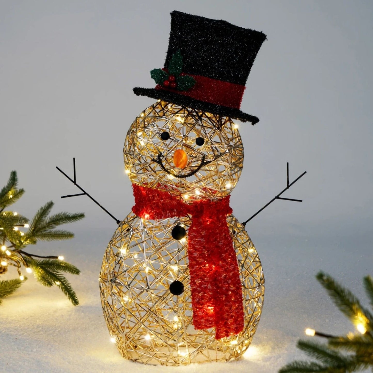 Decoratiune Luminoasa Om de Zapada idealStore, Inaltime 61CM, Contine 50 Led-uri Lumina Calda, Protectie IP20, Functioneaza cu Baterii, Design Elegant, Conceput Pentru Uz Interior