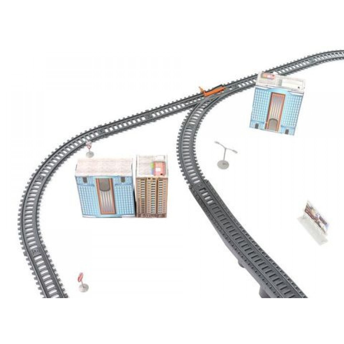 Circuit electric TRAIN TOY IdealStore- Dimnsiune 9 m Include 5 cladiri, pod cu tuneluri, 43 piese cale ferata, 19 accesorii, locomotiva si 4 vagoane pentru calatori, Jucaria stimuleaza imaginatia si face copilul creativ