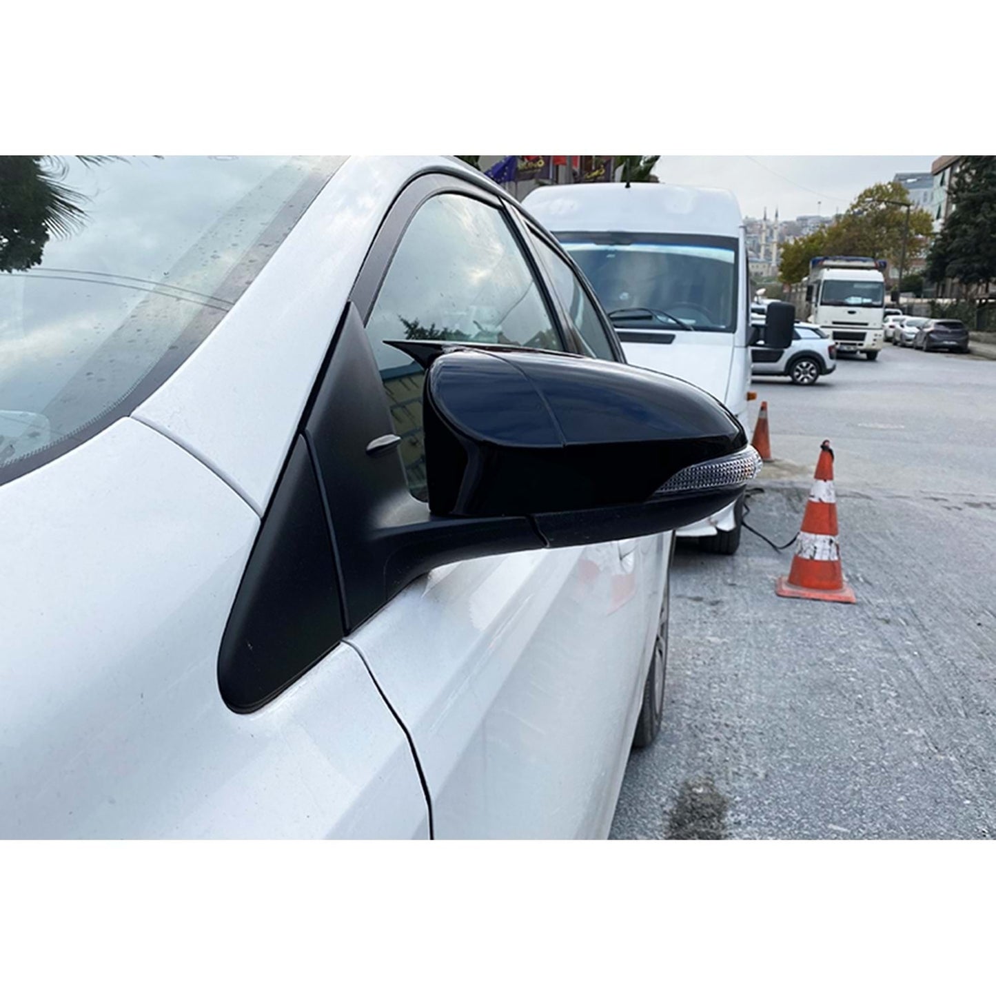 Set 2 Capace Oglinzi tip BATMAN idealSTORE pentru Toyota CHR 2016->, culoare Piano Black - Negru Lucios, Montaj Usor, Rezistent UV, Material Premium