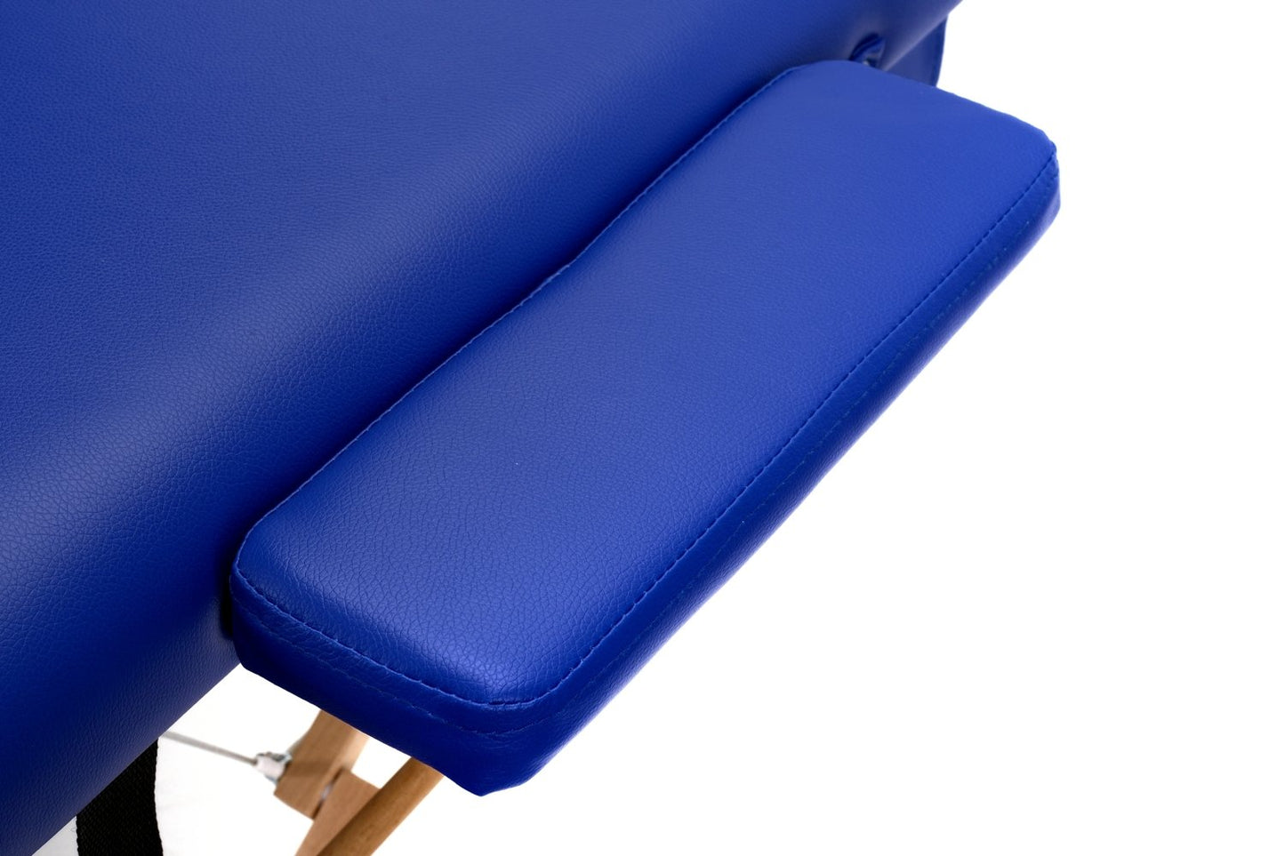 Masa de masaj pliabila idealSTORE, 2 segmente, Inaltime reglabila 62-84 cm, Piele ecologica moale, 2 cotiere laterale, Structura din lemn, Sarcina 250 KG, Rezistenta la uleiuri si apa, Include geanta de transport cadou, Albastru