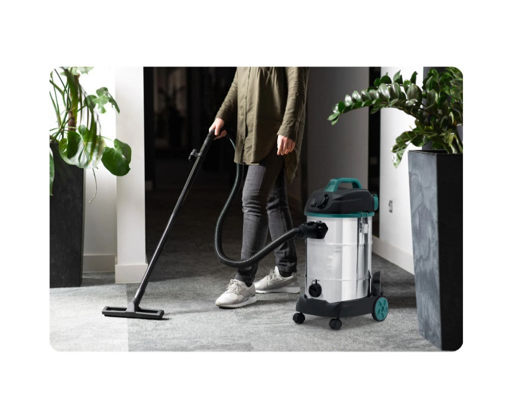 Aspirator Multifunctional SUPERMAX IdealStore, Capacitate 30L, Putere 3600W, Aspira atat pe suprafata uscata cat si pe cea umeda, Contine multiple accesorii pentru curatat