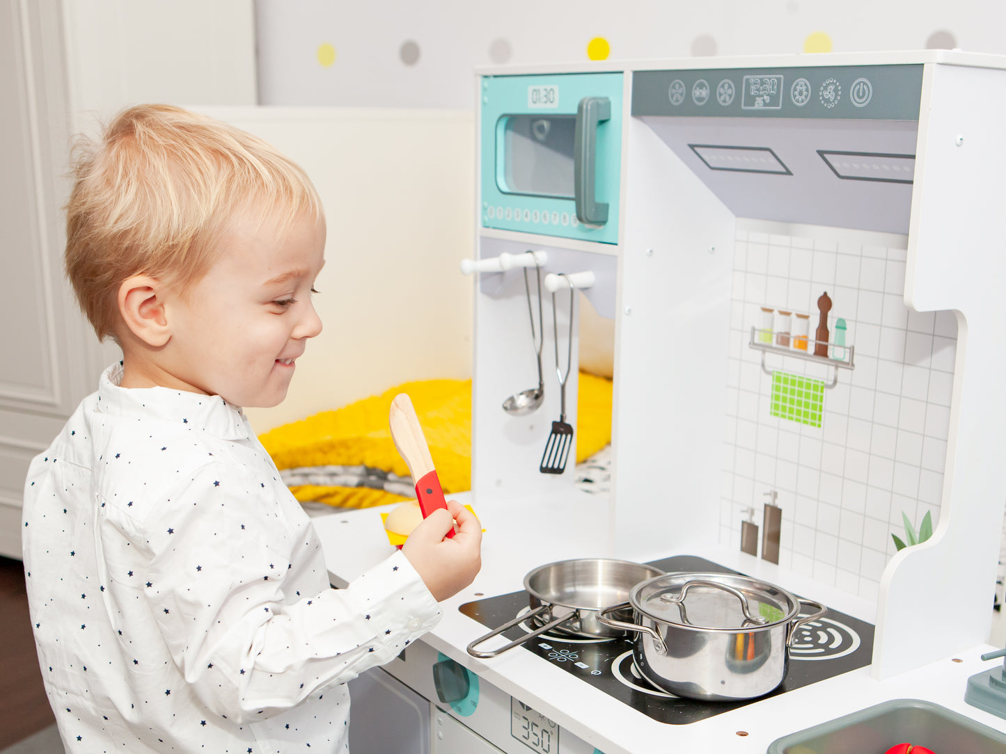 Bucatarie din lemn Premium idealSTORE Supreme Kitchen XXL, Dimensiuni 96 x 37 x 96.5 cm, Utilata complet cu accesorii specifice pentru gatit