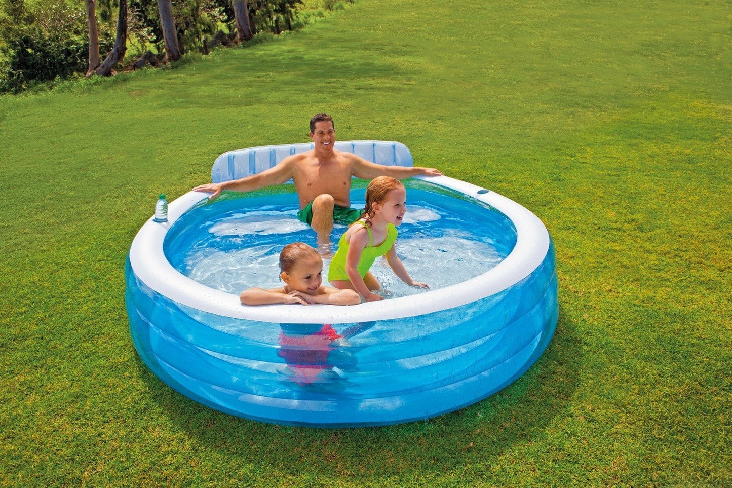 Piscina Familie Spa gonflabila IDL Summer Relax Cu Fotoliu si Suport Pahar, Dimensiune 224 x 216 x 76 cm, Capacitate 640 Litrii, Instalare Rapida, Forma Dreptunghiulara, Material PVC, Culoare Alb-Albastru alaturi de kit reparatie cadou