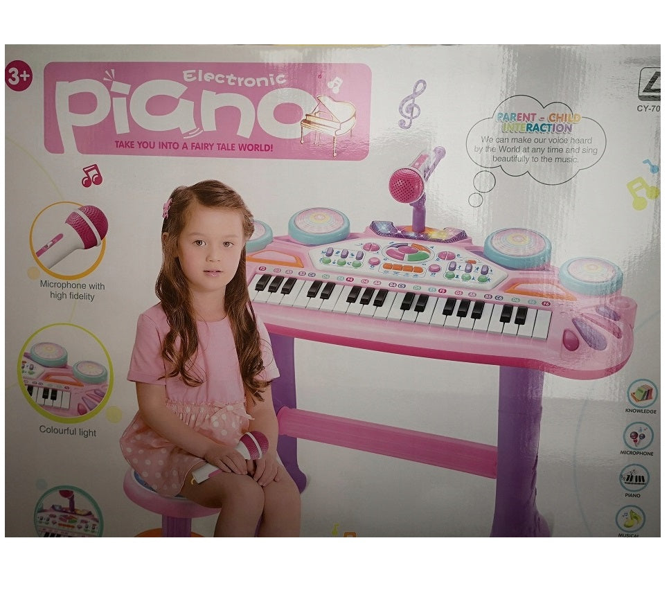 Orga interactiva electronica THE LITTLE SINGER, Dimensiuni 64 x 45 x 20, Include, tastatura, suport orga, microfon, suport pentru microfon, scaun, efecte de lumini, butonul de inregistrare si redare