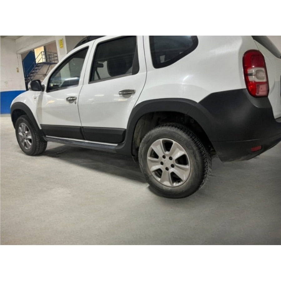 Set 4 Protectii Bandouri Aripa si Usi idealSTORE, Compatibile Dacia Duster I 2010-2017, Model Premium, Ofera Protectie Eficienta Impotriva Socurilor, Include Suruburi de Prindere