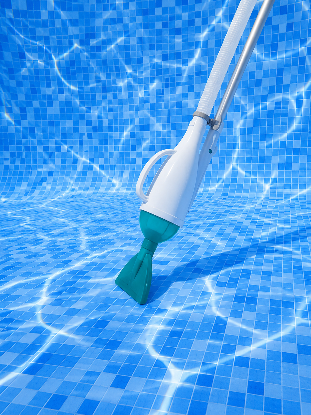 Set de curatare piscine manual PoolClean idealSTORE, Debit pompa filtrare 2006L/h, Lungime furtun aspirare 6m, Maner 1.9m