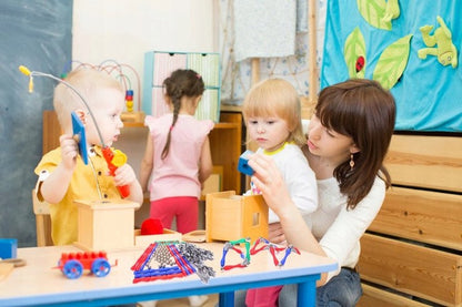 Set constructie idealStore Magic Manetic, compus din 120 piese, Dezvolta Imaginatia, Abilitatile Manuale, Gandirea Spatiala, Se pot crea diverse forme, Multicolor