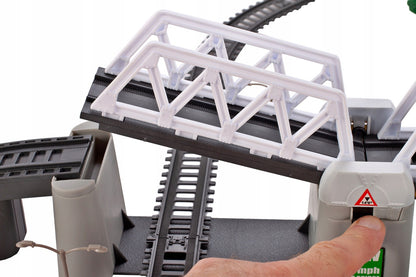 Circuit Trenulet Electric, Locomotiva cu Vagon, Pod Mobil, Tuneluri, Lungime Cale Ferata 366 cm, Efecte Luminoase, Elemente de Decor, 147 x 45.5 cm, Multicolor