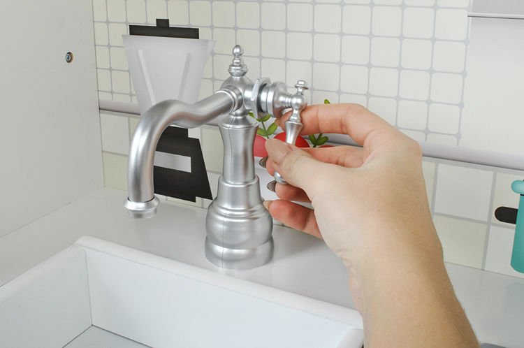 Bucatarie traditionala, din lemn, pentru copii, Kruzzel, aragaz, cuptor cu microunde, chiuveta, 92.5x51x98cm, Alb