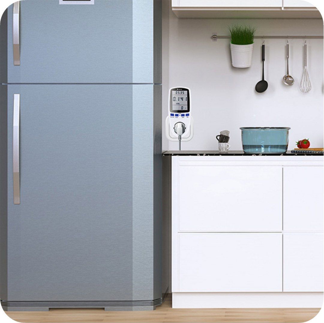 Priza cu Contor Afisaj Digital de Energie wattmetru Tracer TRAPOM46523, 0.01 ~ 16A, 200 ~ 240V, 7 moduri