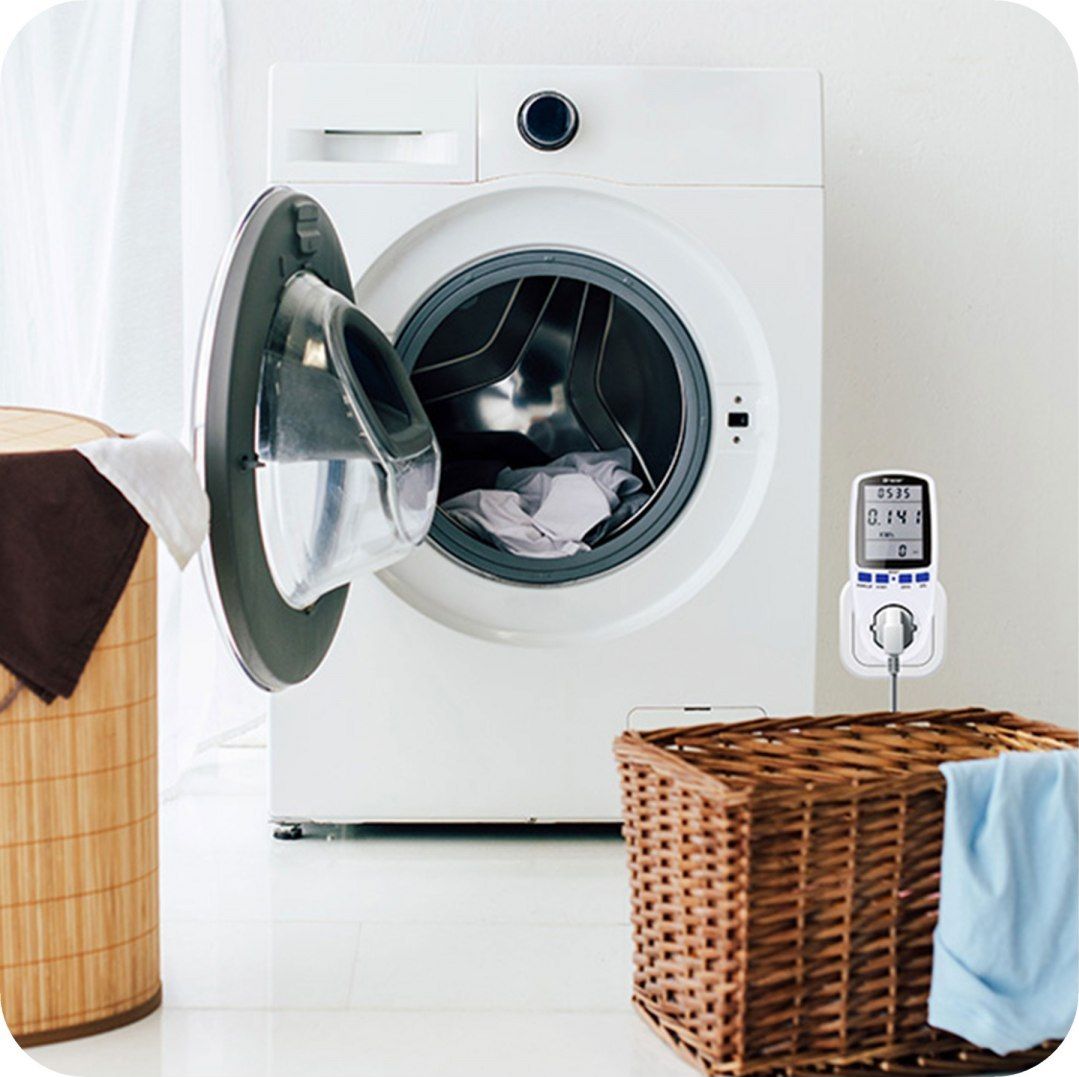 Priza cu Contor Afisaj Digital de Energie wattmetru Tracer TRAPOM46523, 0.01 ~ 16A, 200 ~ 240V, 7 moduri