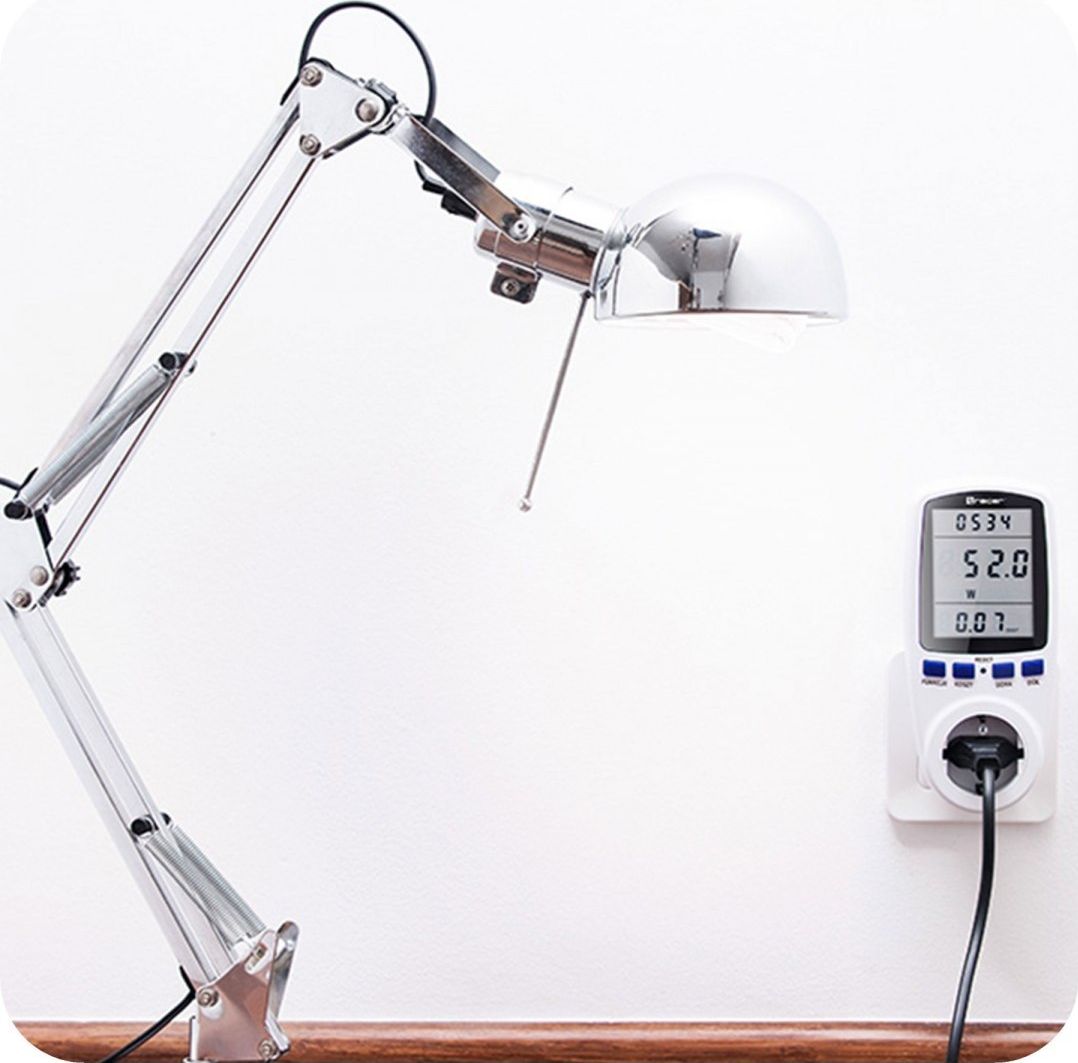 Priza cu Contor Afisaj Digital de Energie wattmetru Tracer TRAPOM46523, 0.01 ~ 16A, 200 ~ 240V, 7 moduri
