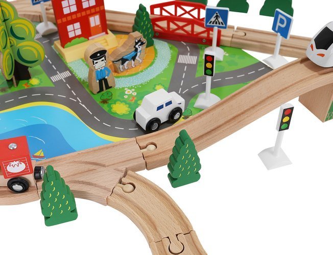 Trenulet electric 3D AKU din lemn Ecologic 88 piese, Lungime circuit 3.3 metri, Jucarie pentru Copii si Adulti AK8030