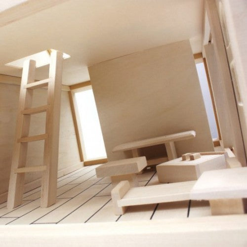 Casuta din lemn pentru papusi + 4 figurine + mobilier