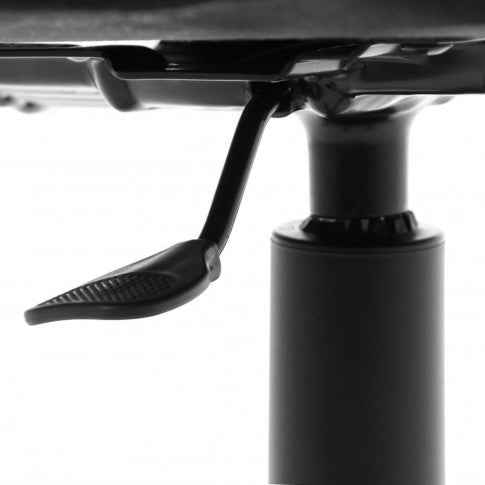 Scaun birou directorial idealSTORE Profesional Ankara, recomandat pentru utlizare profesionala, sezut si spatar din lemn straficat, tapiterie din stofa neagra