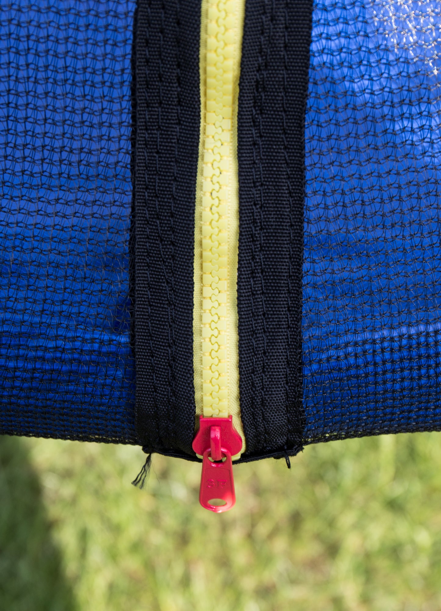 Trambulina 255 CM ISP 'LikeSmart' din Otel , cu Plasa de Protectie, Scara de Acces, Suporta pana la 150 de KG, 42 Arcuri de Sustinere, Certificari GS, TUV, CE