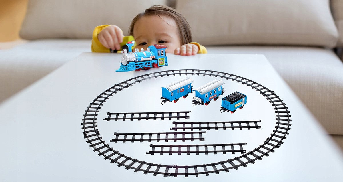 Set Trenulet cu Trei Vagoane Interactive Detasabile, Actionate Electric, Design Modern, Sunete si Lumini Specifice, 354 cm