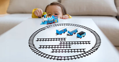 Set Trenulet cu Trei Vagoane Interactive Detasabile, Actionate Electric, Design Modern, Sunete si Lumini Specifice, 354 cm