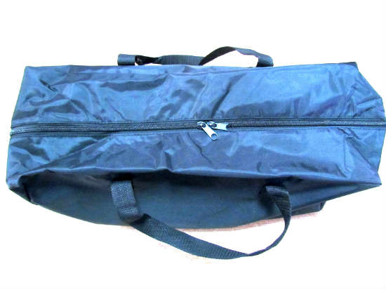 Kit siguranta auto certificat R.A.R. cu valabilitate 5 ani - 2 triunghiuri, trusa medicala,vesta,stingator + geanta depozitare cadou