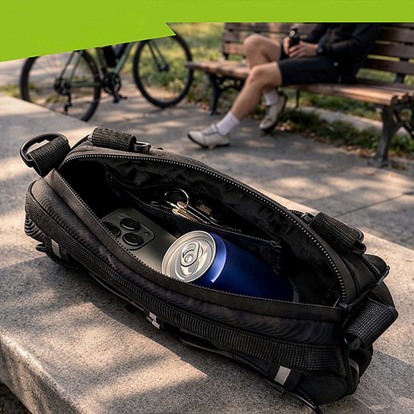 Geanta Bicicleta Pentru Ghidon idealSTORE 1.5L Impermeabila Cu Compartiment Telefon