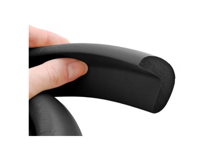 Banda Protectie Colturi si Margini Mobila pentru Copii, idealSTORE Lungime 2m, Grosime 11mm, Latime 3cm, Lungime banda adeziva 4,1m, Siguranta copii, Spuma alba, impermeabila si flexibila, Culoare Negru