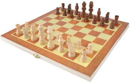 Tabla de Sah din Lemn Natural idealSTORE, Dimensiuni 28 x 28 cm, Elegant, Rezistent, Ajuta la Dezvoltarea Imbunatatitii Memoriei, Capacitatea Gandirii Logice