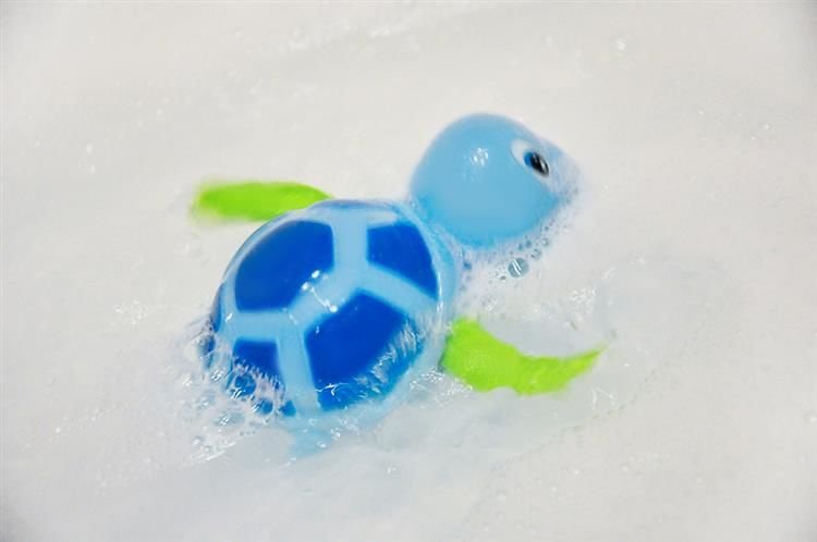 Jucarie de Baie Baby Turtle idealStore, Broasca Testoasa Rotativa, Perfecta pentru Cada sau Piscina, Innoata Alaturi de Copil, Albastra