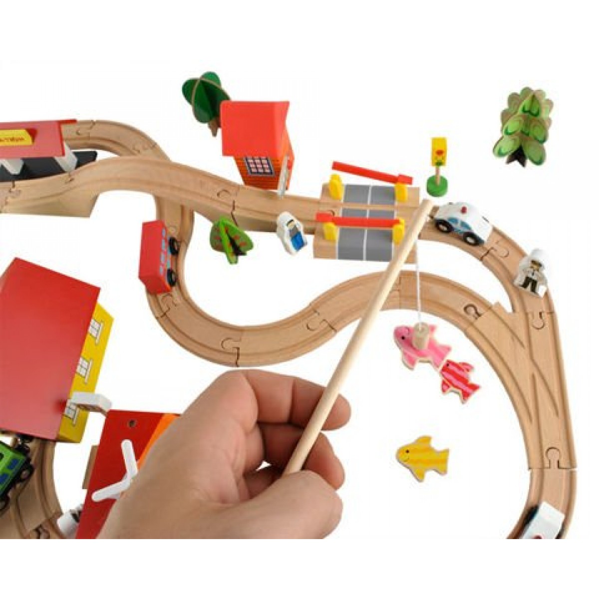 Circuit Trenulet din Lemn Natural The Passenger Train idealSTORE, Setul include Heliport, Depou, Pesti, Oameni, Masini, Copaci, Semne de Circulatie, Lokomotiva, Elicopter, Piese Robuste din lemn