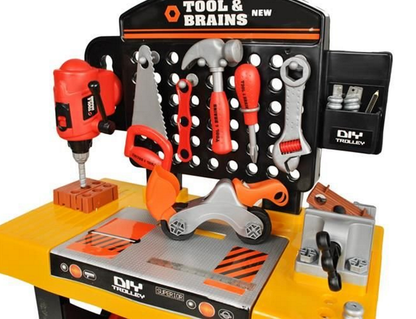 Banc de lucru pentru copii The Little Master idealSTORE, Dimensiuni 75 x 50 cm, Include Burghiu manual, Cheie, Menghina, Rafturi, Fierastrau si multe alte accesorii, Dezvolta abilitati manuale ale copilului, Culoare Portocaliu-Negru