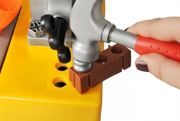 Banc de lucru pentru copii The Little Master idealSTORE, Dimensiuni 75 x 50 cm, Include Burghiu manual, Cheie, Menghina, Rafturi, Fierastrau si multe alte accesorii, Dezvolta abilitati manuale ale copilului, Culoare Portocaliu-Negru