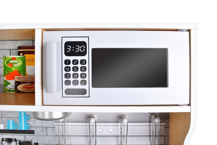 Bucatarie din Lemn idealStore New Kitchen Kruzel, Dotata cu Telefon, Frigider, Cuptor, Masina de Spalat Vase