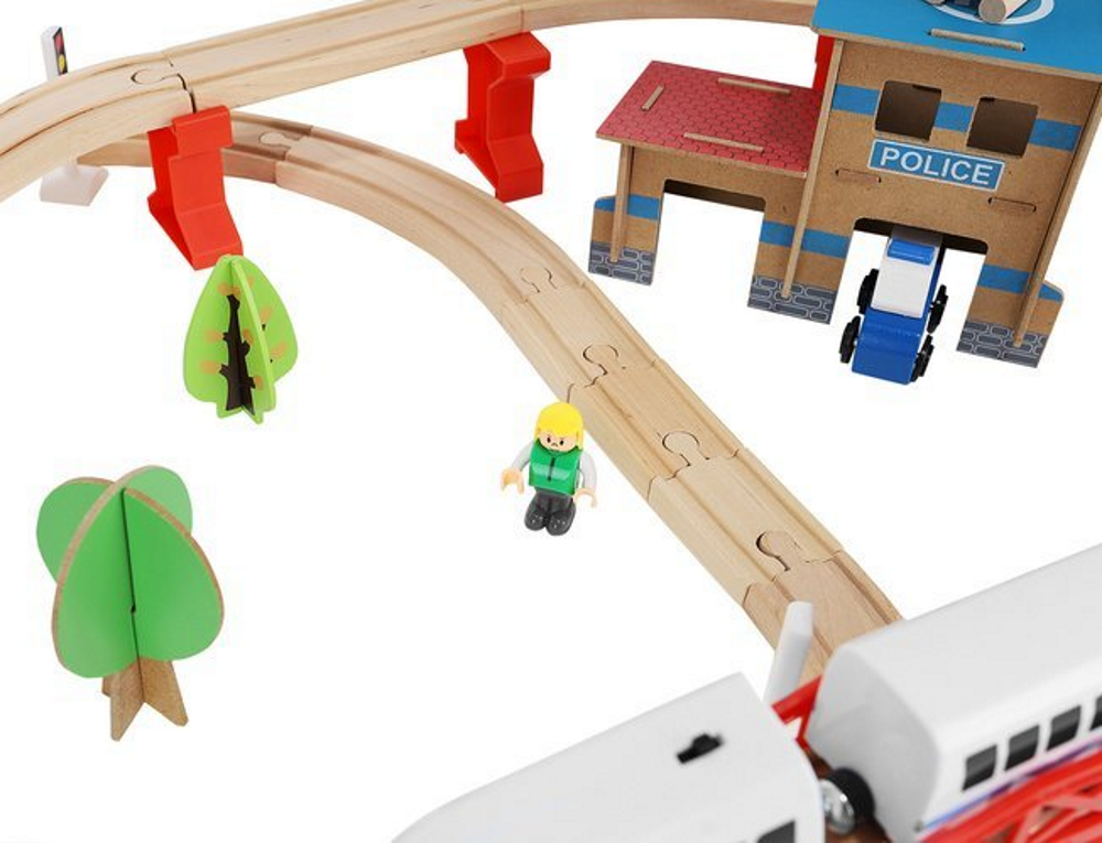 Pista Multifunctionala din Lemn Natural Cargo Express idealSTORE, Include 89 de Elemente, Tren Magnetic cu Vagoane, Elicopter de Politie, Heliport, Semne de Circulatie, Copaci, 2 Masini, O Gara, Cladire de Politie, Piese Robuste din Lemn