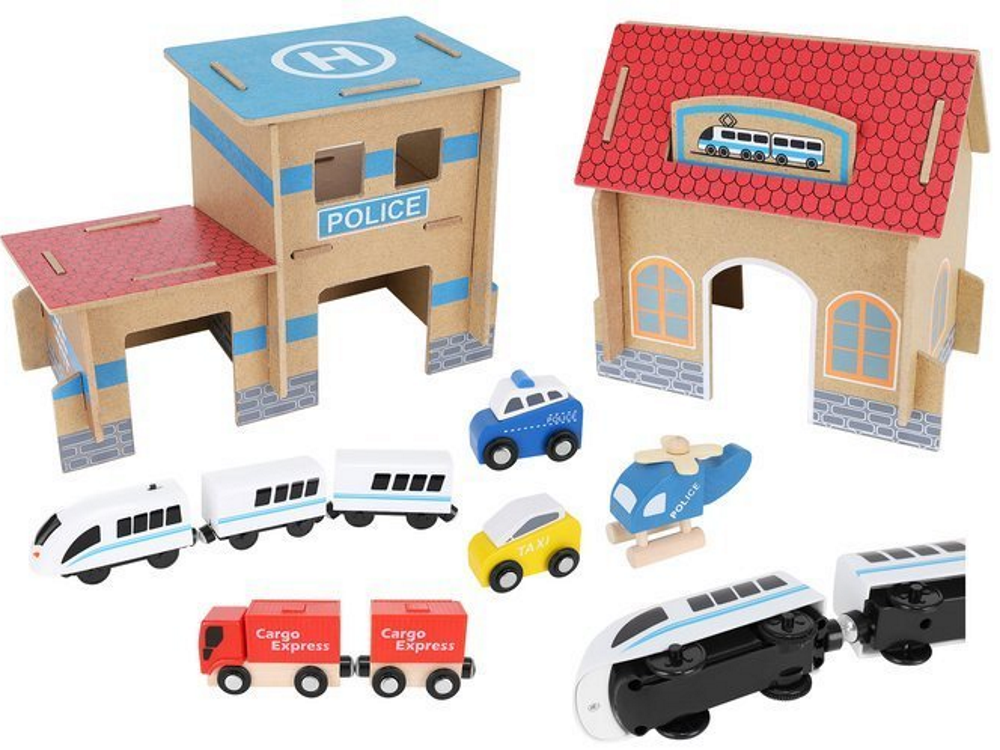 Pista Multifunctionala din Lemn Natural Cargo Express idealSTORE, Include 89 de Elemente, Tren Magnetic cu Vagoane, Elicopter de Politie, Heliport, Semne de Circulatie, Copaci, 2 Masini, O Gara, Cladire de Politie, Piese Robuste din Lemn