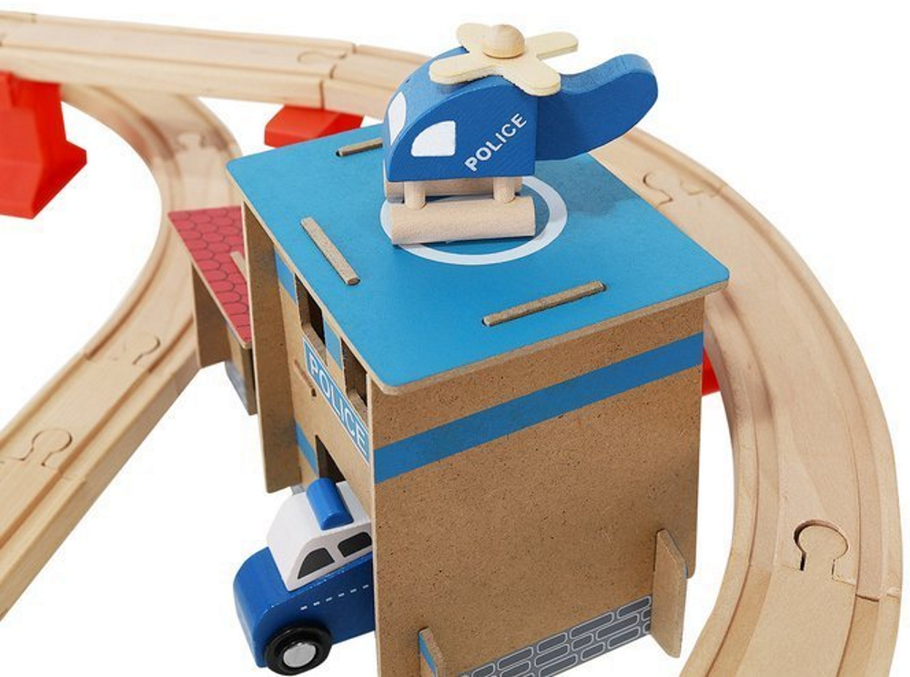 Pista Multifunctionala din Lemn Natural Cargo Express idealSTORE, Include 89 de Elemente, Tren Magnetic cu Vagoane, Elicopter de Politie, Heliport, Semne de Circulatie, Copaci, 2 Masini, O Gara, Cladire de Politie, Piese Robuste din Lemn