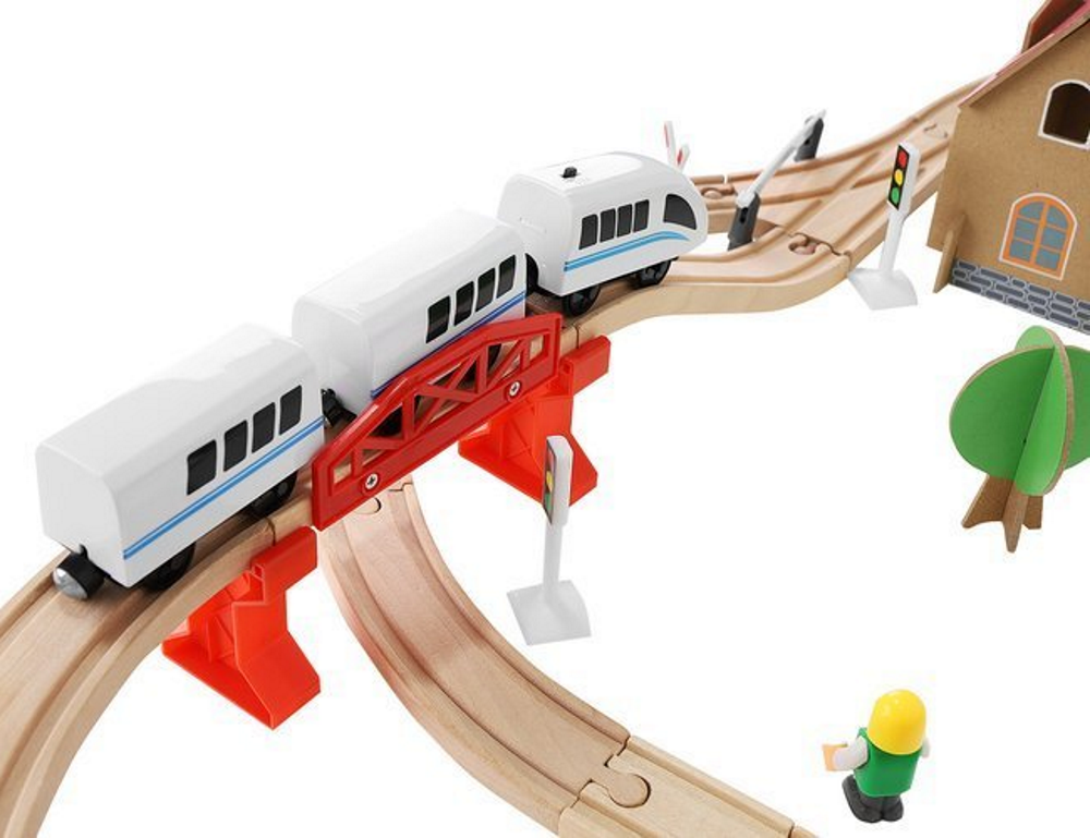 Pista Multifunctionala din Lemn Natural Cargo Express idealSTORE, Include 89 de Elemente, Tren Magnetic cu Vagoane, Elicopter de Politie, Heliport, Semne de Circulatie, Copaci, 2 Masini, O Gara, Cladire de Politie, Piese Robuste din Lemn