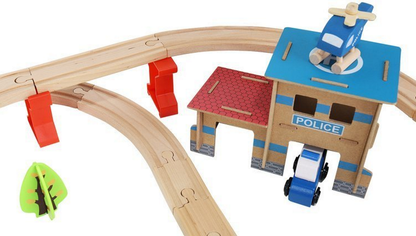 Pista Multifunctionala din Lemn Natural Cargo Express idealSTORE, Include 89 de Elemente, Tren Magnetic cu Vagoane, Elicopter de Politie, Heliport, Semne de Circulatie, Copaci, 2 Masini, O Gara, Cladire de Politie, Piese Robuste din Lemn