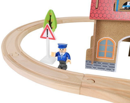 Pista Multifunctionala din Lemn Natural Cargo Express idealSTORE, Include 89 de Elemente, Tren Magnetic cu Vagoane, Elicopter de Politie, Heliport, Semne de Circulatie, Copaci, 2 Masini, O Gara, Cladire de Politie, Piese Robuste din Lemn