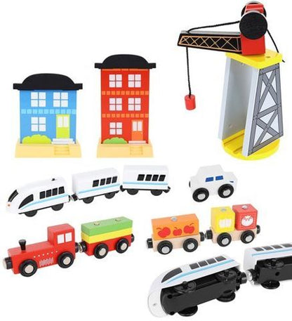 Tren Electric din Lemn Woody Train idealStore, 88 Elemente, Pista, Tren de Marfa si Pasageri, Masinuta, Copaci, Indicatoare Rutiere, Caine Politist, Figurine Persoane, Macara, Elemente Conectate prin Magneti