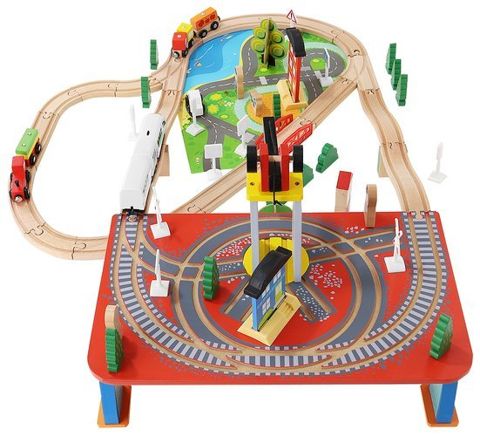 Tren Electric din Lemn Woody Train idealStore, 88 Elemente, Pista, Tren de Marfa si Pasageri, Masinuta, Copaci, Indicatoare Rutiere, Caine Politist, Figurine Persoane, Macara, Elemente Conectate prin Magneti