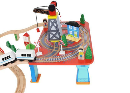Tren Electric din Lemn Woody Train idealStore, 88 Elemente, Pista, Tren de Marfa si Pasageri, Masinuta, Copaci, Indicatoare Rutiere, Caine Politist, Figurine Persoane, Macara, Elemente Conectate prin Magneti