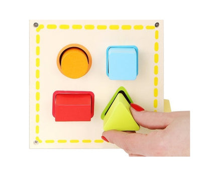 Cub educativ din lemn idealSTORE, Echipat cu diverse activitati ce antreneaza gandirea logica, Dezvolta deprinderile motrice si coordonarea mana-ochi, Multicolor