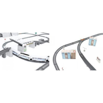 Circuit electric TRAIN TOY IdealStore- Dimnsiune 9 m Include 5 cladiri, pod cu tuneluri, 43 piese cale ferata, 19 accesorii, locomotiva si 4 vagoane pentru calatori, Jucaria stimuleaza imaginatia si face copilul creativ