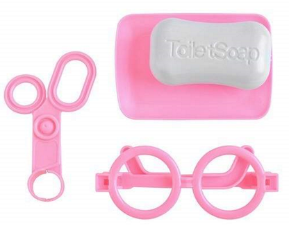 Set acceosrii Medicale de jucarie Family Doctor idealSTORE, Dimensiuni 20 x 15 x 15 cm, Echipat cu Accesorii medicale, Papusa, Valiza Medicala, Stimuleaza imaginatia celor mici, Perfect pentu copiii pasionati de medicina