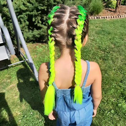 Extensie par sintetic Ombre Green IdealStore pentru impletituiri sau cozi, Lungime 60 cm, Greutate 100g, Rezistenta la radiatiile UV si temperaturile ridicate, Se pot coafa cu placa, ondulatorul sau peria