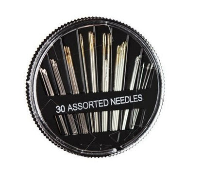 Kit de cusut Little Tailor IdealStore, cu ace, papiote, foarfece si alte accesorii Dimensiune 12,5 x 12 x 3,5 cm, 70 piese, Negru