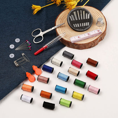 Kit de cusut Little Tailor IdealStore, cu ace, papiote, foarfece si alte accesorii Dimensiune 12,5 x 12 x 3,5 cm, 70 piese, Negru