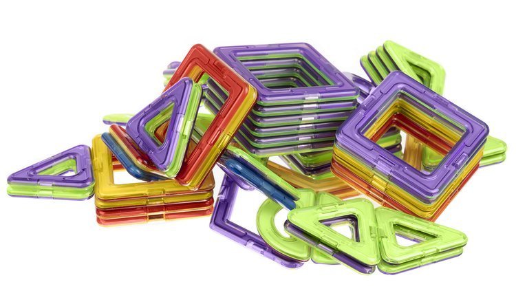Set inteligent de constructie Magnetic MagicKids IdealSTORE, Include 100 de piese multicolore, Stimuleaza imaginatia si creativitatea