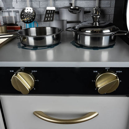 Bucatarie de lemn Kitchen Master, Echipata cu frigider, Telefon, Cuptor cu microunde, Chiuveta, Masina de spalat, Material de inalta calitate, Dotata cu o lampa functionala si cu o multitudine de ustensile, Negru