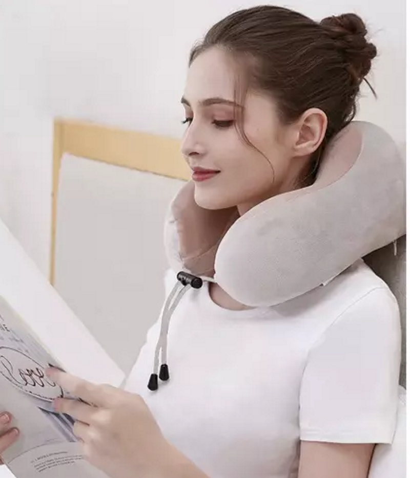 Perna Electrica idealSTORE VibroMasaj pentru zona Cervicala, Realizata din Spuma cu Memorie, 3 Functii, Reglarea Intensitatii Puterii Masajului, Selectarea directiei de masaj si incalzire, Include o husa detasabile