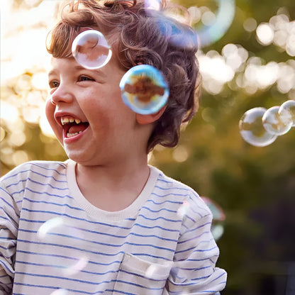 Pistol cu baloane de sapun BUBBLE SOAP IdealStore, Capacitate suport lichid 150ml, Are 48 de gauri pentru bule, Contine un recipient cu lichid, Iluminare LED, Incarcare prin cablu USB